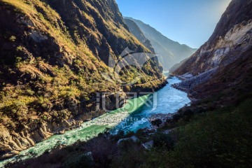 云南香格里拉虎跳峡