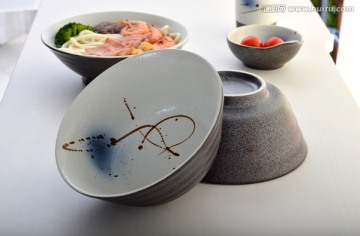 日式手绘陶瓷面碗
