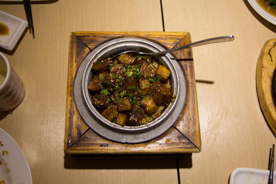 日式美食 石锅牛肉粒饭