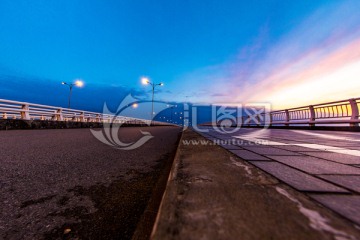 上海滴水湖夕阳风光