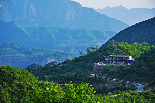 宁静的山村