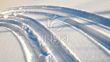 雪地车辙印