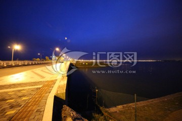 滴水湖路桥夜景