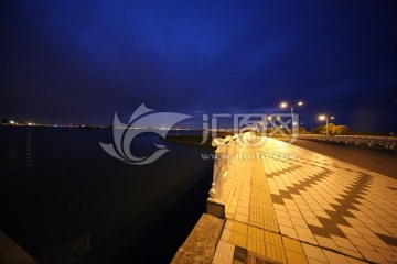 滴水湖路桥夜景