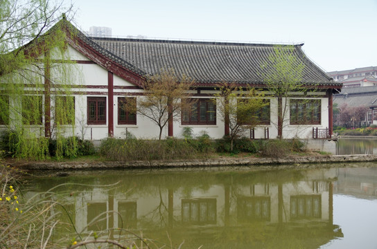 水边传统建筑