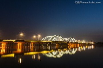 桥梁夜景
