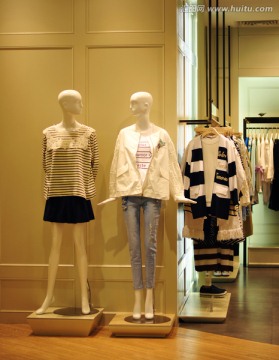 休閑女裝店服裝陳列
