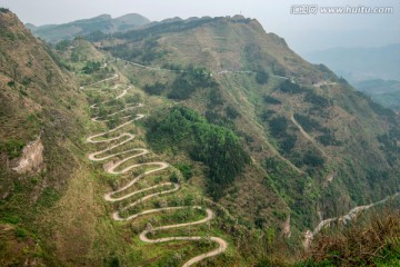 二十四道拐抗战公路