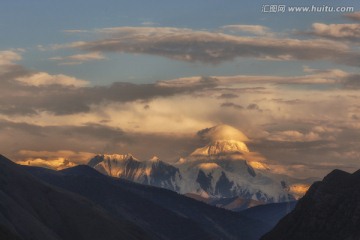 夕阳中的贡嘎雪山