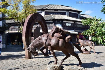 云南民族村雕塑