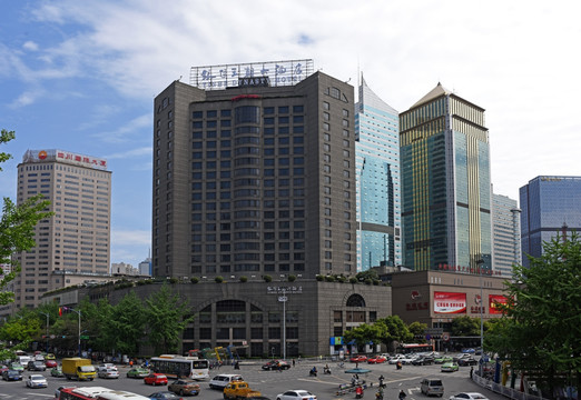 成都总府路盐市口街景