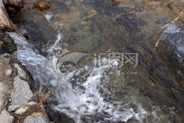 潺潺流水 溪水