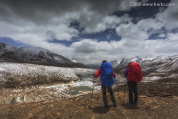 折多山徒步者