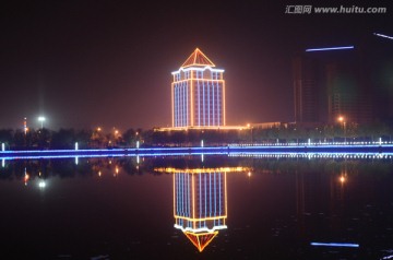 湖光 夜景