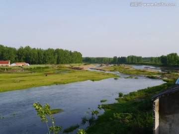 河流