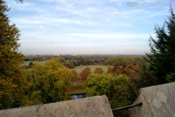 英国温莎堡城墙上远眺