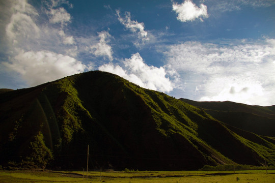 高原的小山坡