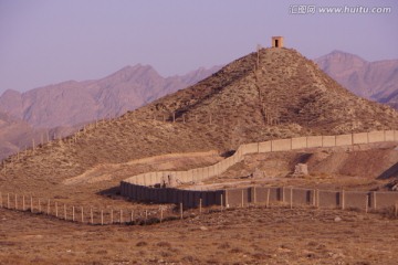 贺兰山哨楼