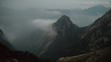 安徽黄山水墨雾景