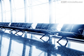 上海浦东机场候机厅里的座椅