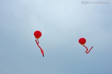 天空中的喜庆气球