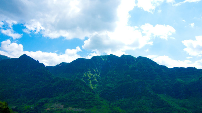 山峦起伏   大山