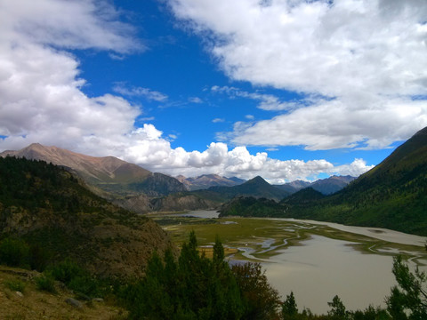 西藏然乌湖然乌镇