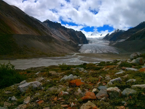 西藏然乌镇日弄坝冰川