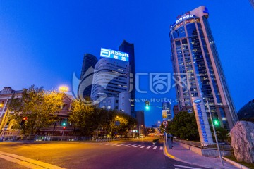 上海浦西街道夜景