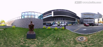 北京电影学院图书馆前孔子雕塑