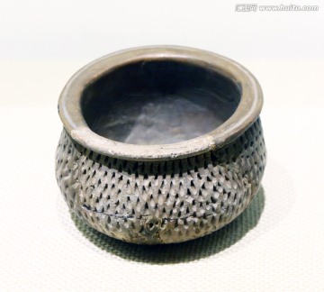 新石器时代錐刺纹陶罐