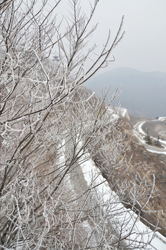 雪后的盘山路