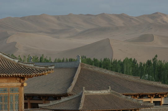 鸣沙山远景