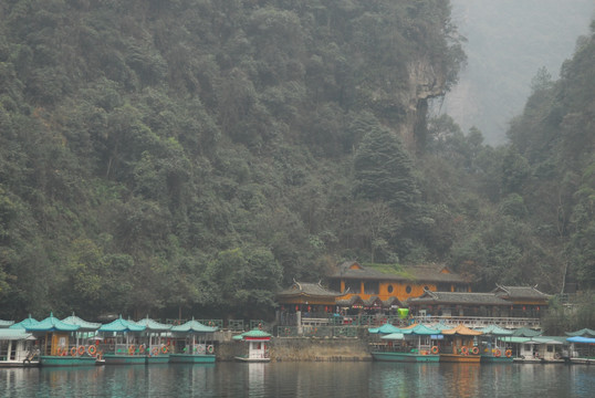 张家界景区宝峰湖