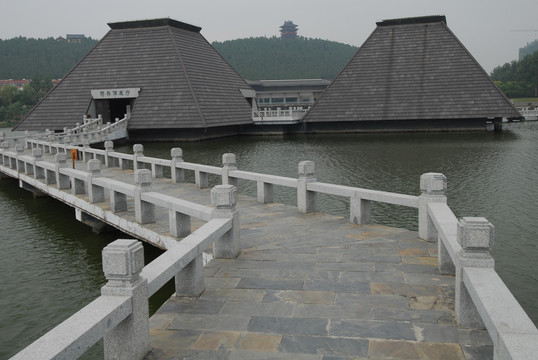 汉文化景区骑兵俑展厅水下兵马俑馆