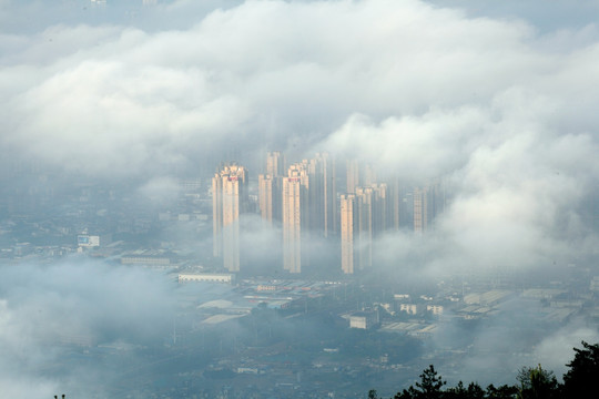 都市雾景