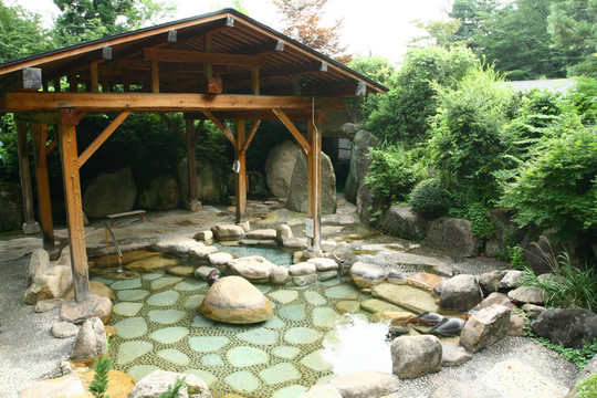 温泉池
