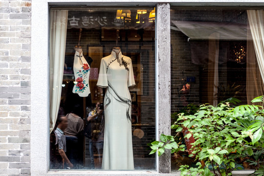 旗袍 橱窗 服装店