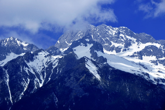 壮丽山峰