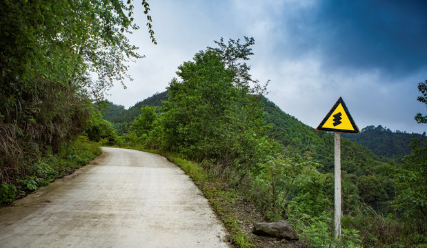 乡村山路