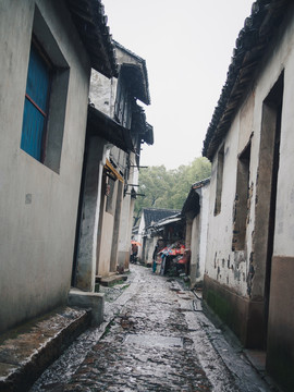 甪直古镇 雨后古街