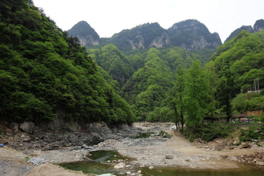 高山河