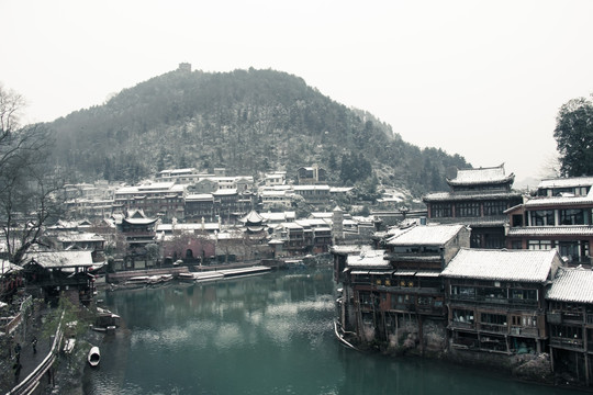 凤凰古城雪景