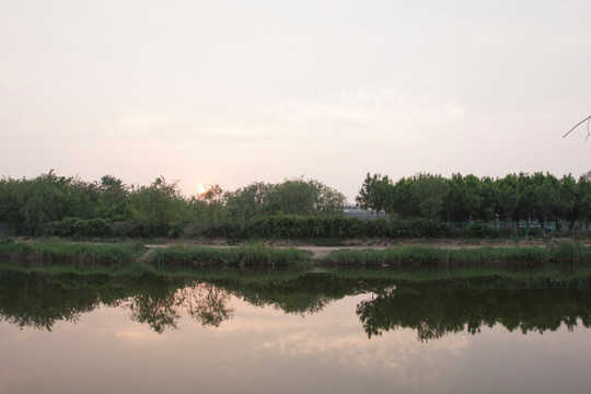 夕阳小河