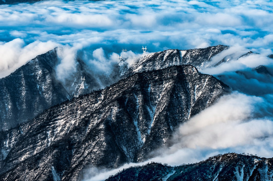 山峰云海