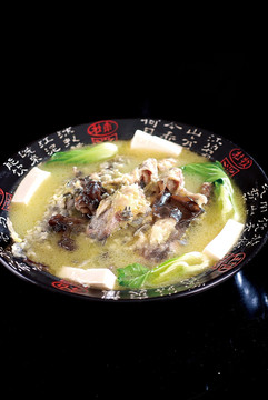黄骨鱼煨豆腐