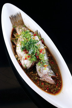 蒸鱸魚