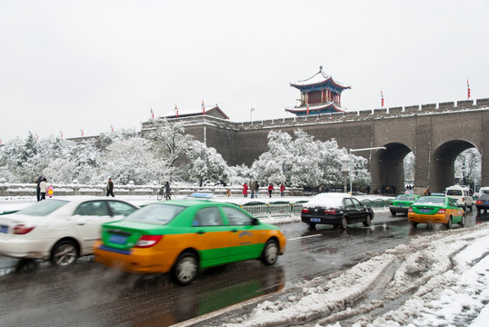 西安城墙雪景