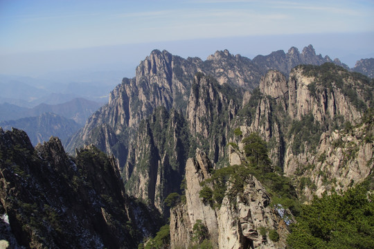 黄山秀美奇峰