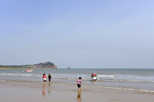 石老人海水浴场海岸 摩托艇